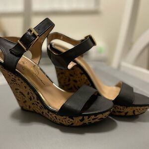 Jessica Simpson wedges size 6